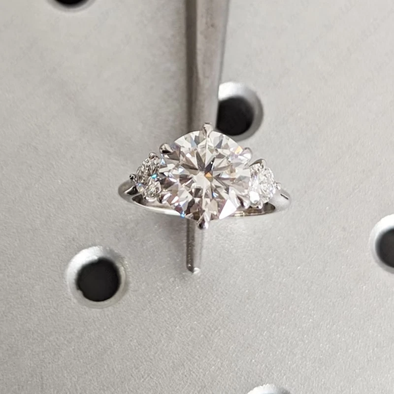 4.80Ctw Round Moissanite Three Stones Engagement Ring in 14K White Gold Plated - Image 4 of 4