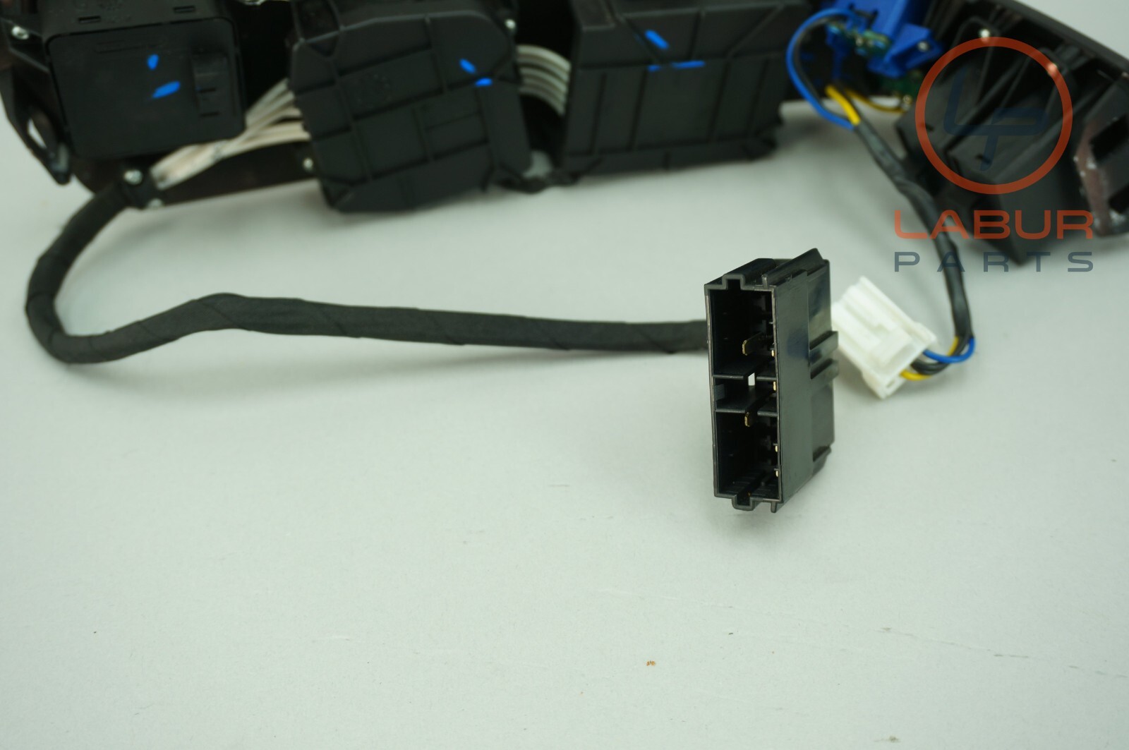 M139 03-13 Maserati Quattroporte Front Left Driver Seat Control Switches A2069