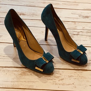 michael kors bow pumps