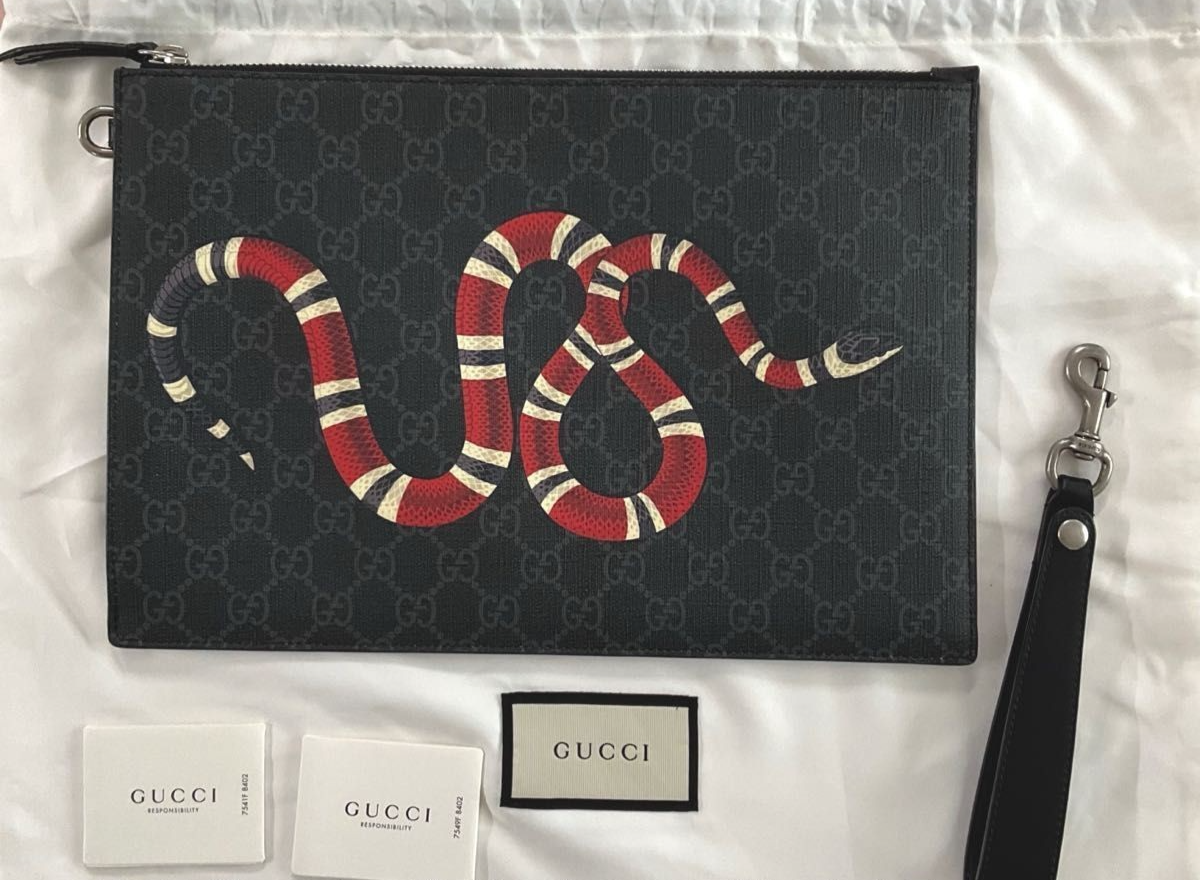 GUCCI King Snake GG Supreme Clutch Bag with Gift Box