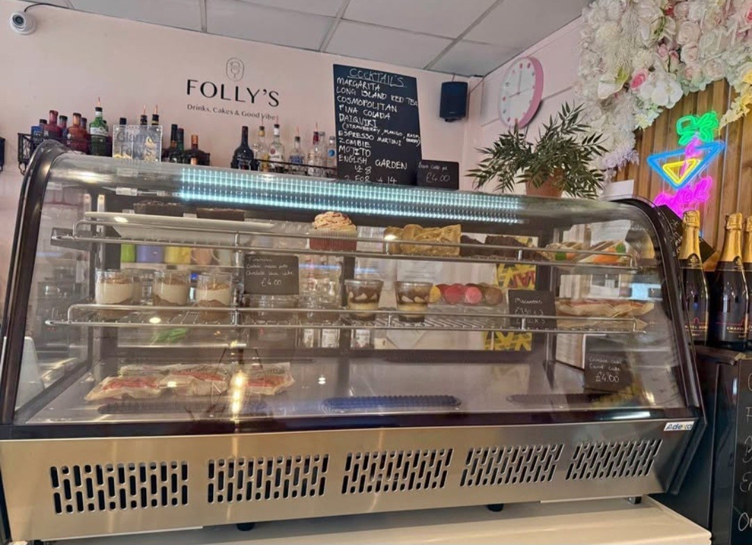 Very Large Display Fridge. Very Good Condition Bought 6 Months ago