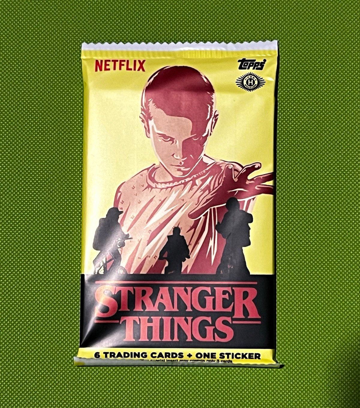 Topps Netflix Stranger Things Sealed Trading Card Pack 6 Cards + Sticker 2018