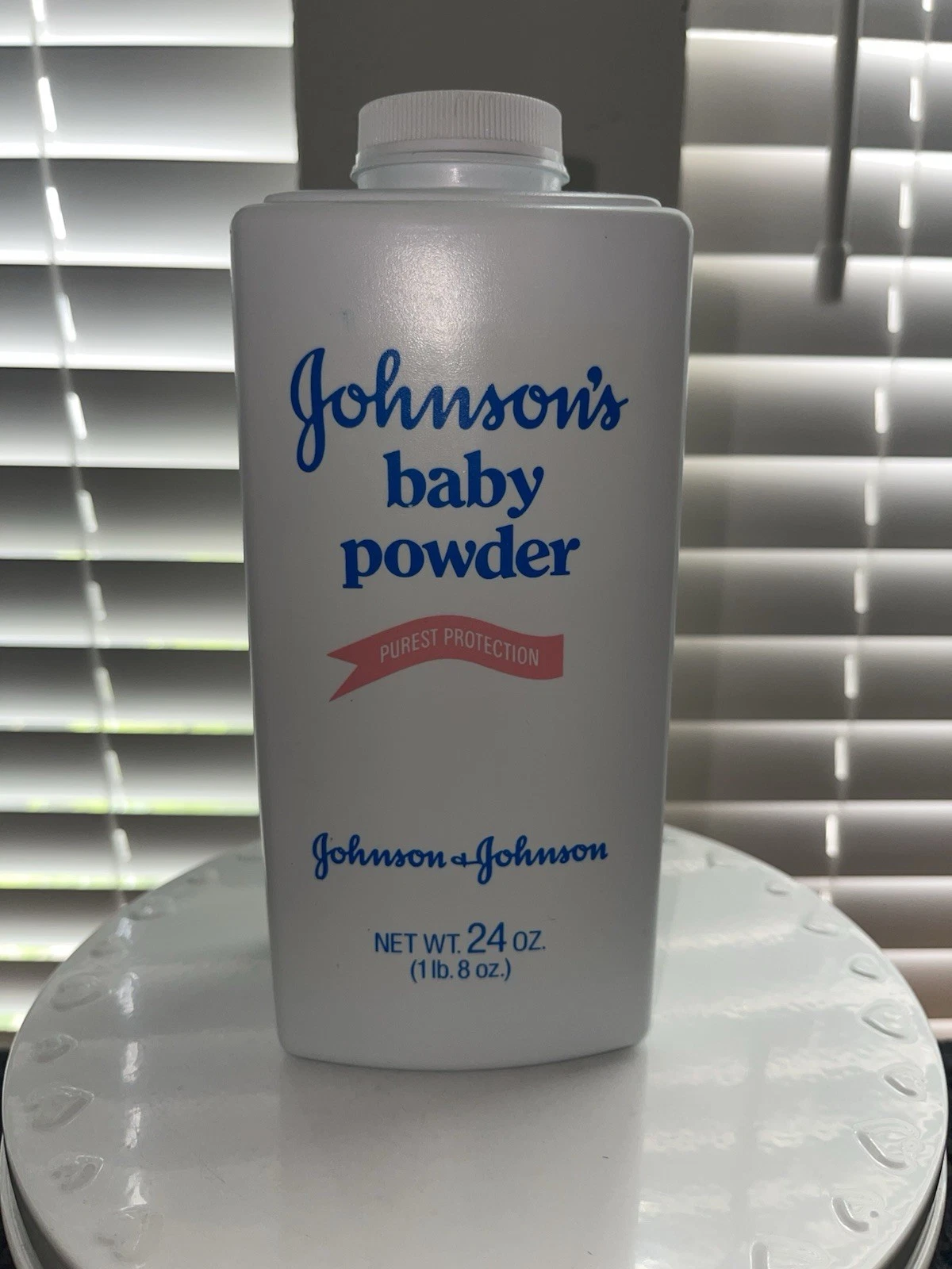 Vintage Johnson’s Baby Powder 24oz Collectible 1985 USA
Opens in a new window or tab