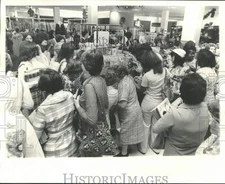 1979 Press Photo Customers shopping inside J. C. Penney's new store - noc20115