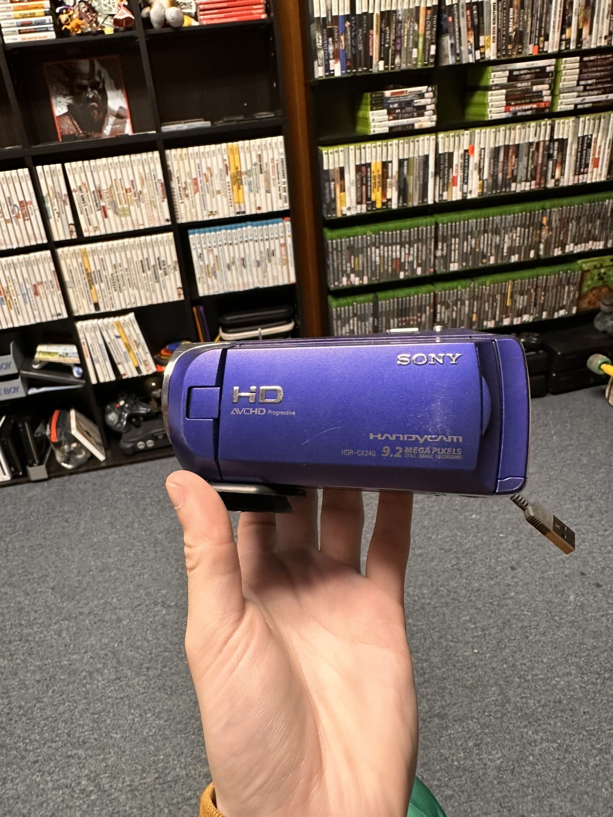Sony Handycam HDR-CX240 9.2MP 54x Zoom Digital Camcorder TESTED & WORKING!