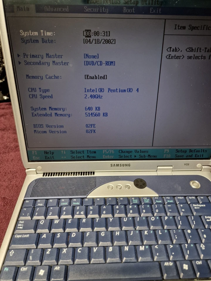 Vintage Samsung V25 Laptop Pentium 4, 2.40GHz bios tested only no hdd read descr - Image 3 of 4