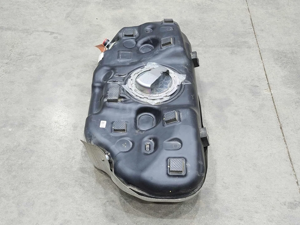 Conjunto de tanque de combustible Kia Rio 2018-2023 tanque de gasolina genuino OEM 31150-H9500 Foto 2 de 4