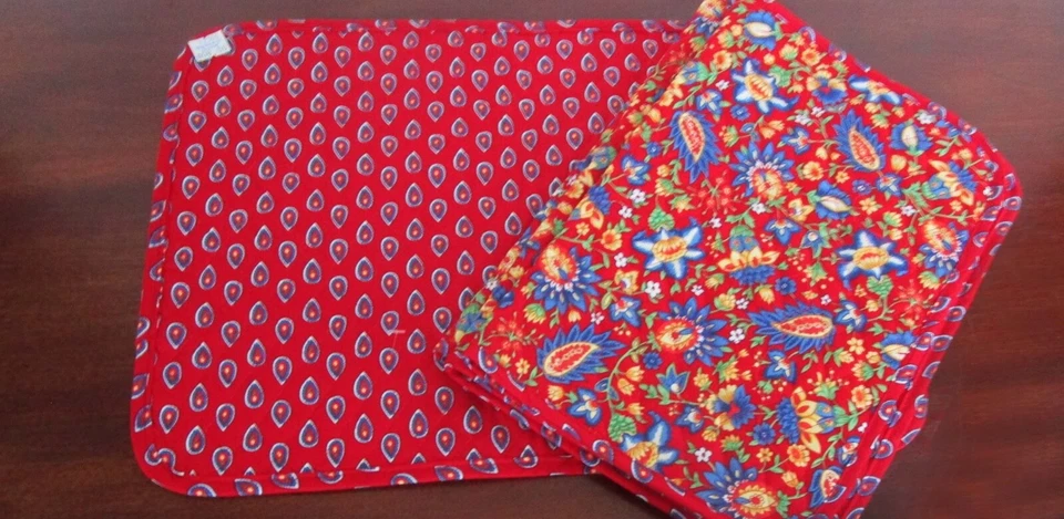 Patricia Spratt 4 Placemats Red Floral NEW Old  Lyme Connecticut USA - Image 3 of 4