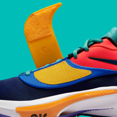 Nike Zoom Freak 3 AntetokounBros Giannis Greek Multicolor  display picture 2