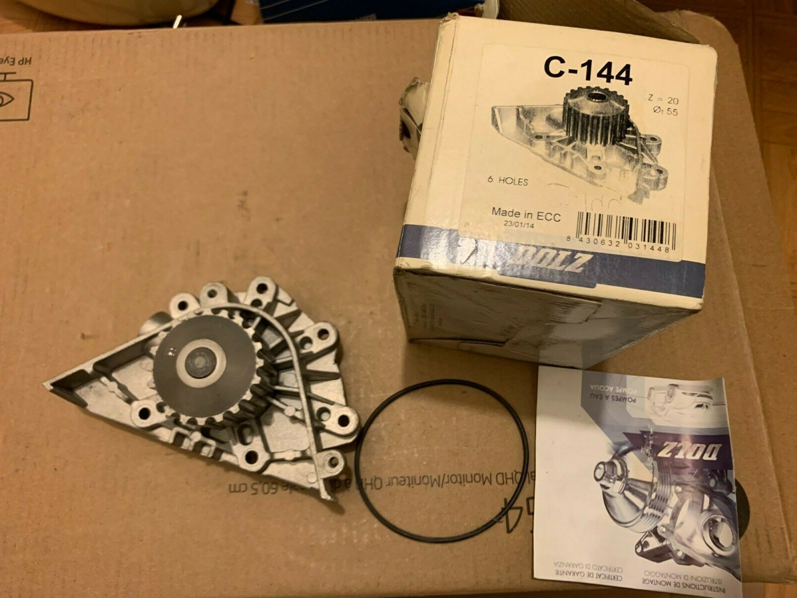 Pompe à eau à 6 trous DOLZ C144 avec étanchéité renforcée 1201G4