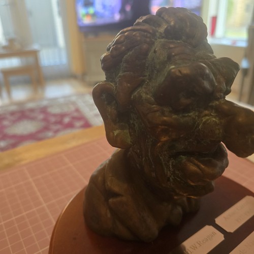 RARE/Unique? Fluck & Law Bronze Spitting Image Ronald Reagan Bust - Picture 11 of 24