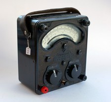 AVO Universal  Meter Multimeter Model 8 Mark 3. Vintage Item c.1967 TESTED
