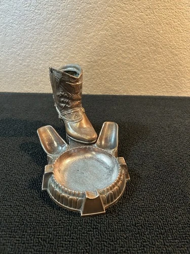 Vintage Heavy Cast Metal Cowboy Boot Ashtray Pipe Rest Weste Vintage vintage concert t-shirt, vintage, single stitch, B+ condition