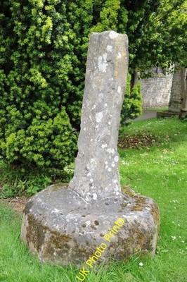 Foto 6x4 Schaft eines Kreuzes Much Wenlock Der Schaft eines Kreuzes in der Kirche um 2016
