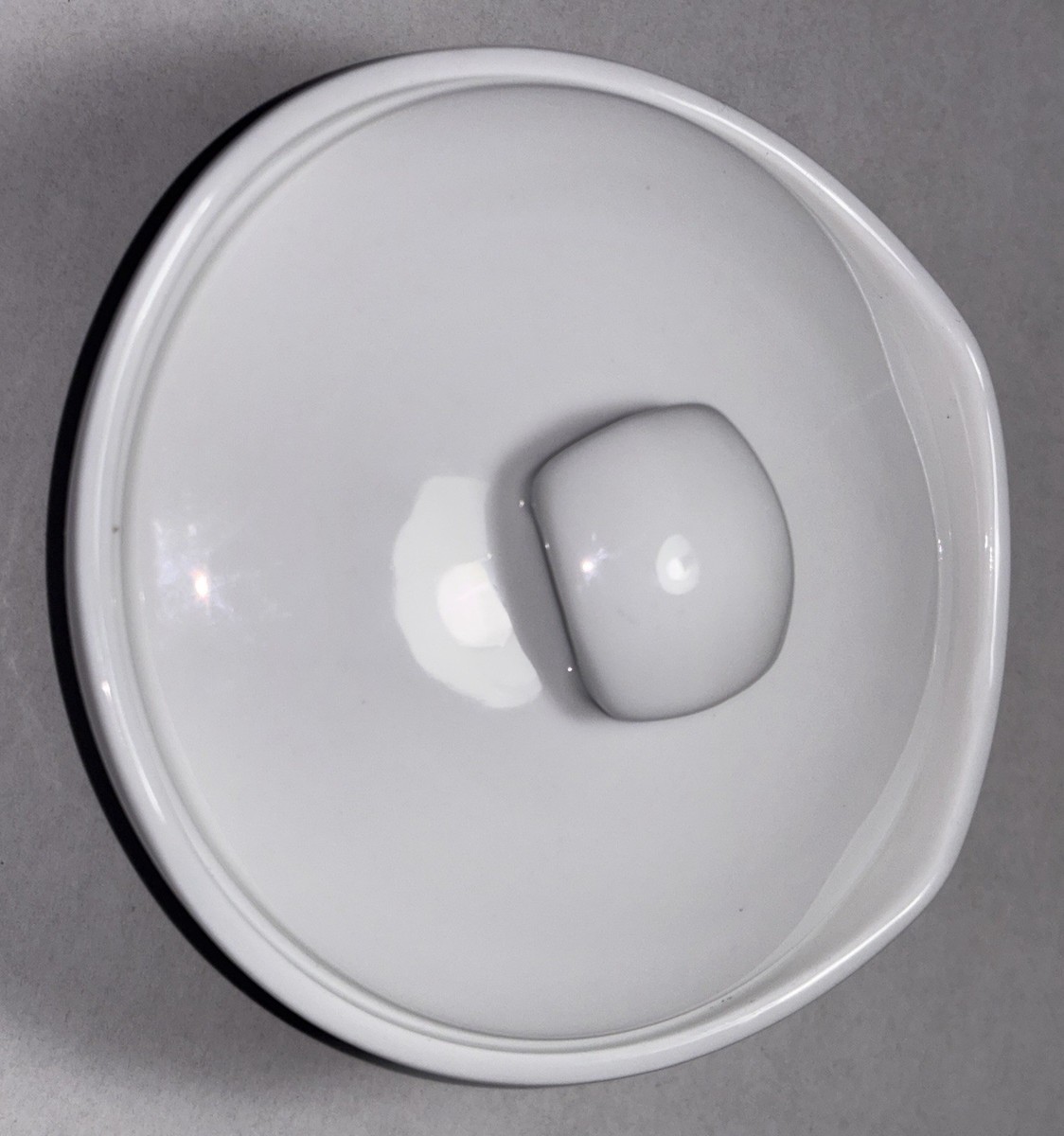 #8101B　DANSK チークボウル Dansk Classic Fjord White Ceramic Sugar/Casserole Bowl w/Lid Oven