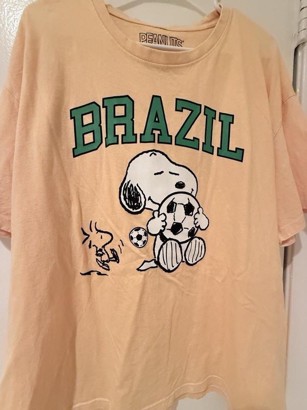 Peanuts Snoopy Brazil Yellow Soccer Adult T-Shirt  Size M