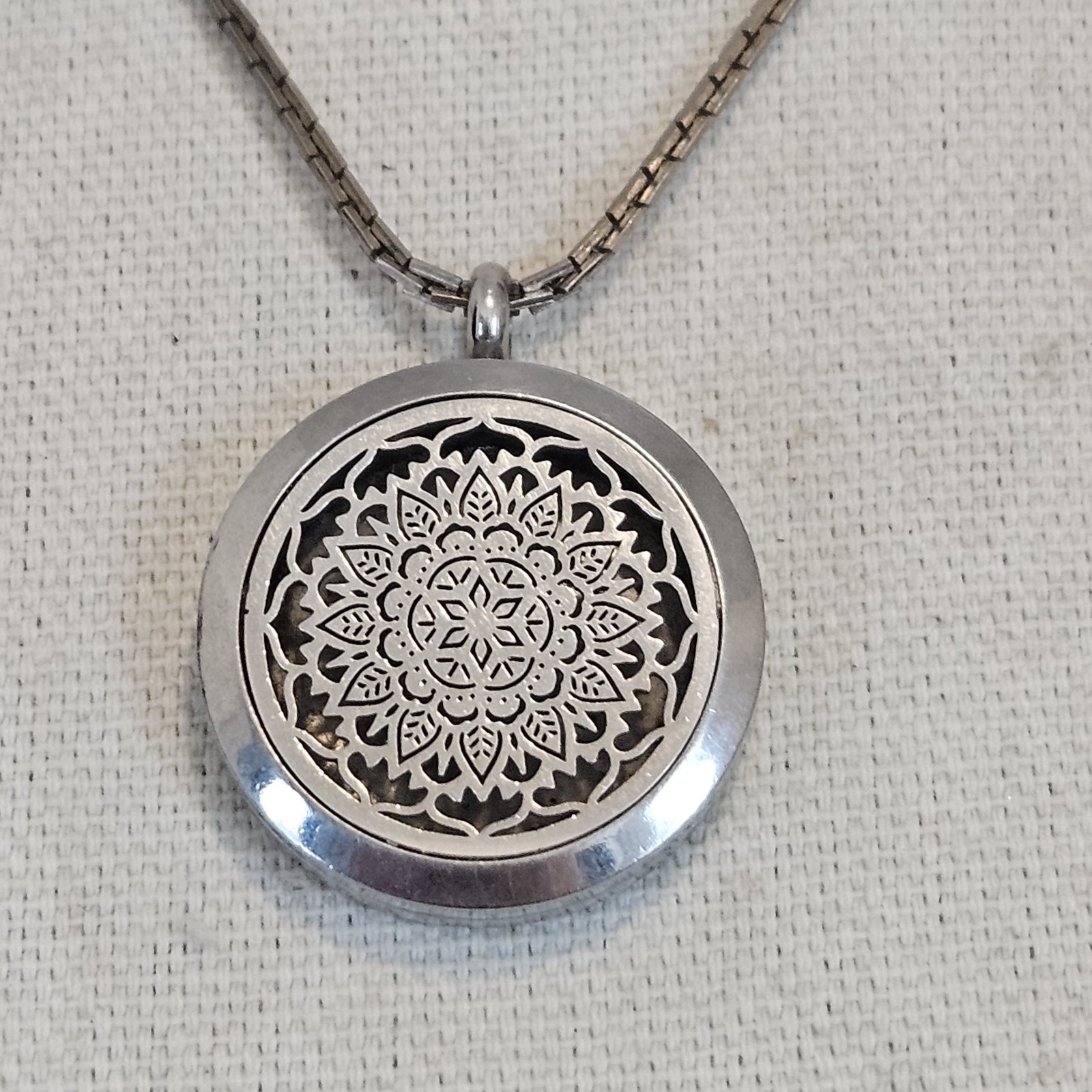 Stainless Steel Diffusing Essential Oil Filigree … - image 2