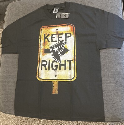 XL Vintage Famous Stars and Straps Keep Right Street Sign T Shirt Black FSAS