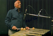 Mulatu Astatke Autogramm signed 20x30 cm Bild