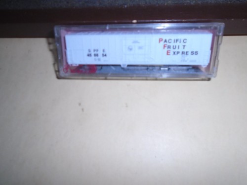 REFRIGERADOR MECÁNICO ROUNDHOUSE #8425 57' - PACIFIC FRUIT EXPRESS #SPFE 456654 N | Zustand: Used