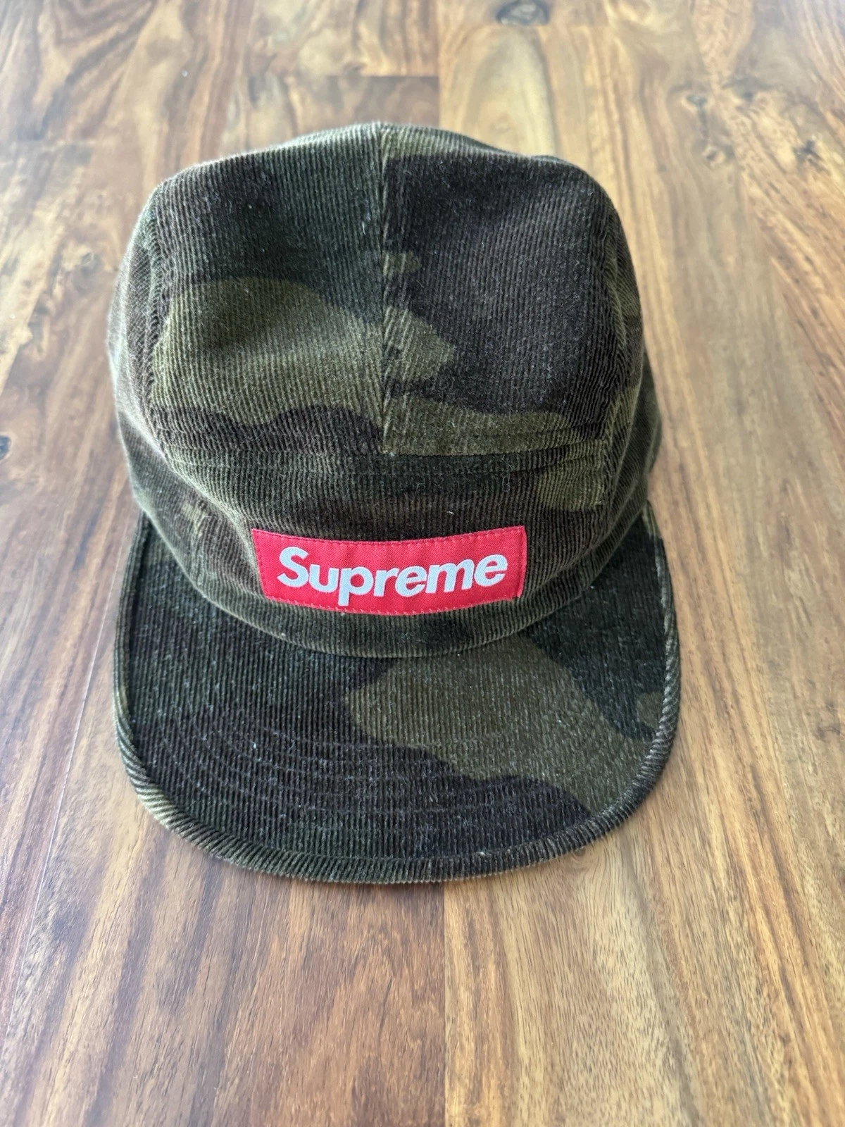 Casquette de camp Supreme Camo velours côtelé   FW19 occasion très bon état voir photos