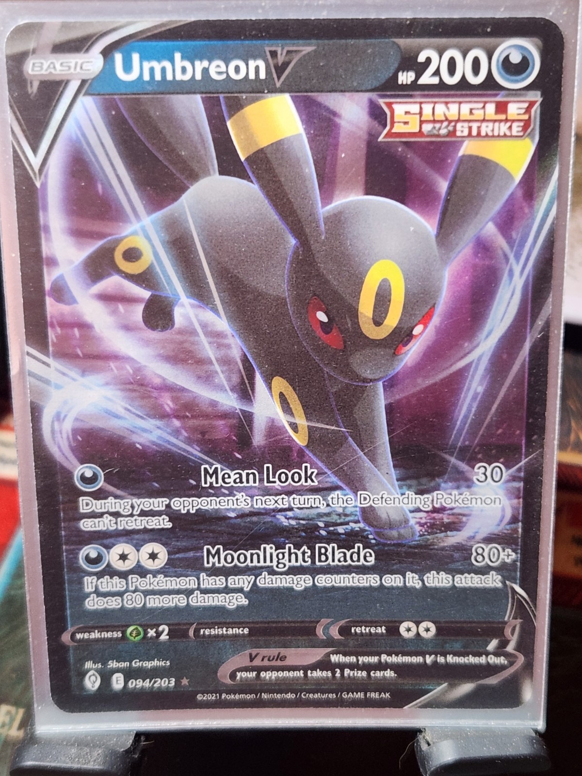Umbreon V 094/203 Evolving Skies Ultra Rare Pokemon Card TCG - NM Near Mint