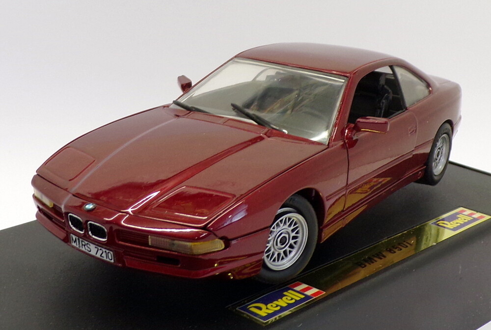 Revell BMW 850i ダイキャスト 1:24 Revell 1/24 Premium BMW 850i In Box Review - YouTube