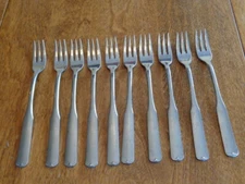 INTERNATIONAL MARK II COLONIAL SCROLL STAINLESS COCKTAIL SEAFOOD FORKS LOT OF 10