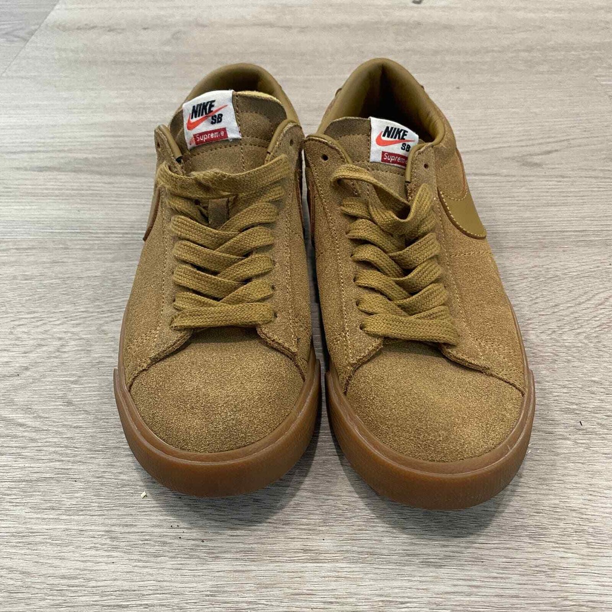 Nike SB x Supreme Blazer Low GT Suede Sneakers Men's 7 /W's Nike SB x Supreme Blazer Low GT Suede Sneakers Men's 7 /W's