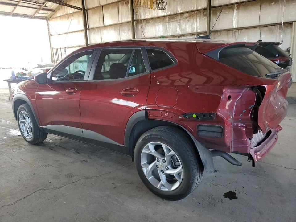 DRIVER SIDE APRON WITH RAIL CUT 60008039 2024-2025 CHEVROLET TRAX Foto 3 de 4