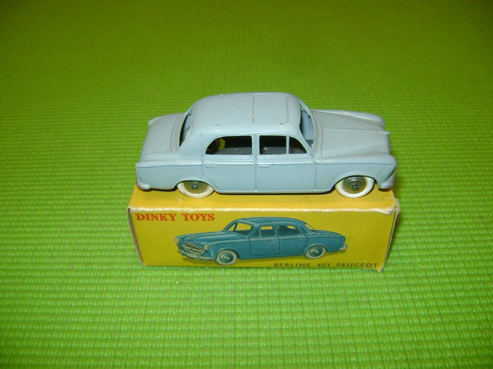 DINKY TOYS 24B PEUGEOT 403 GRISE EN BOITE D'ORIGINE MIB - Photo 2/4