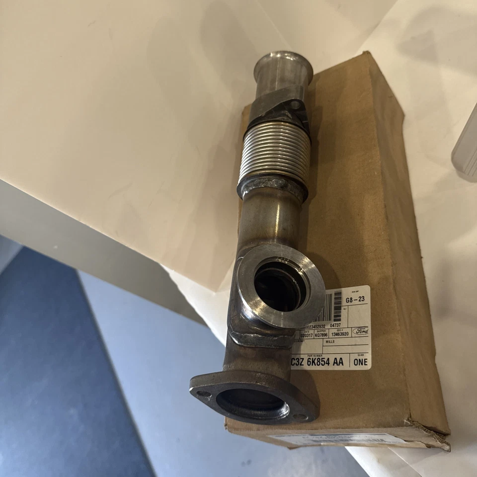 Escape de entrada derecho turbo diésel original Ford 2005-2007 5C3Z-6K854-AA 6,0 L Foto 2 de 4