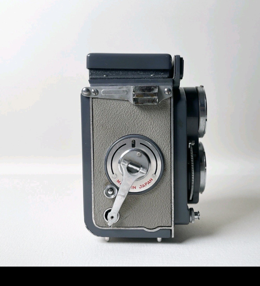 YASHICA 44 4x4 TLR Film Camera Yashikor 60mm f/3.5 Lens From JAPAN