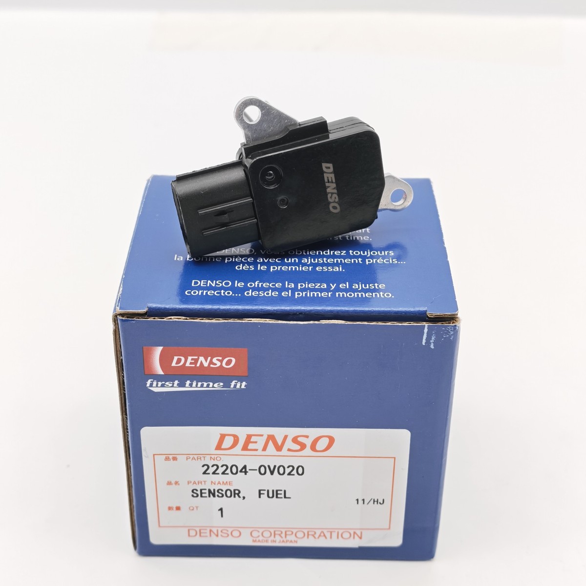 New OEM Denso Mass Air Flow Meter MAF Sensor 22204-0V020 for