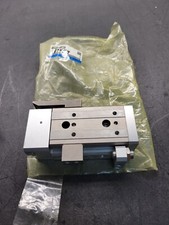 SMC MXQ20-40CSR Cylinder.