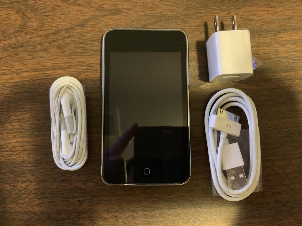 コンピュータ・IT iPod touch Amazon.com: Apple iPod Touch 16GB (5th Generation) - Space Grey