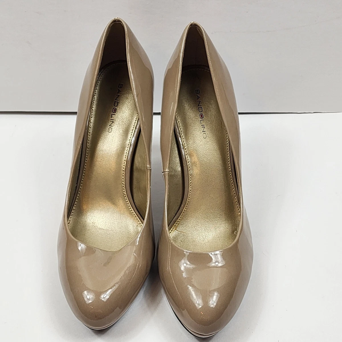 Bandolino hotsell gold heels