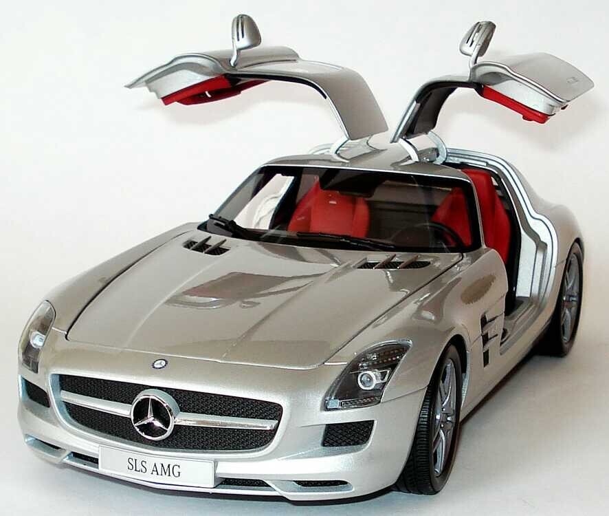 MINICHAMPS メルセデス・ベンツ SLS AMG 1:18 s-l400.jpg