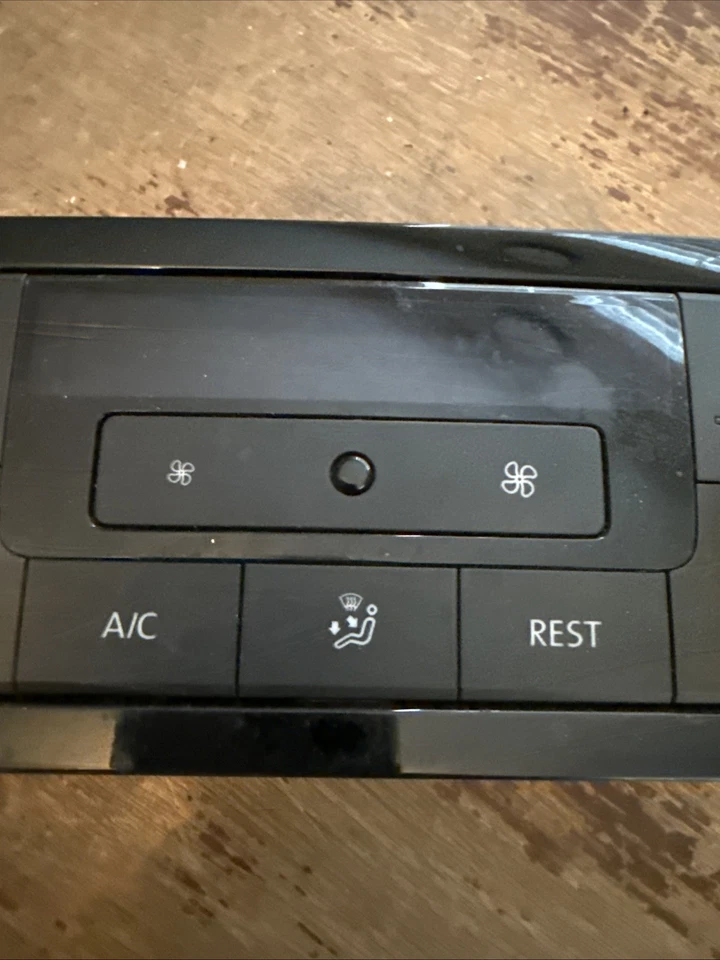 Volkswagen Touareg 2014 tablero central panel de control climático fabricante de equipos originales. U 7P6907040BR Foto 3 de 4