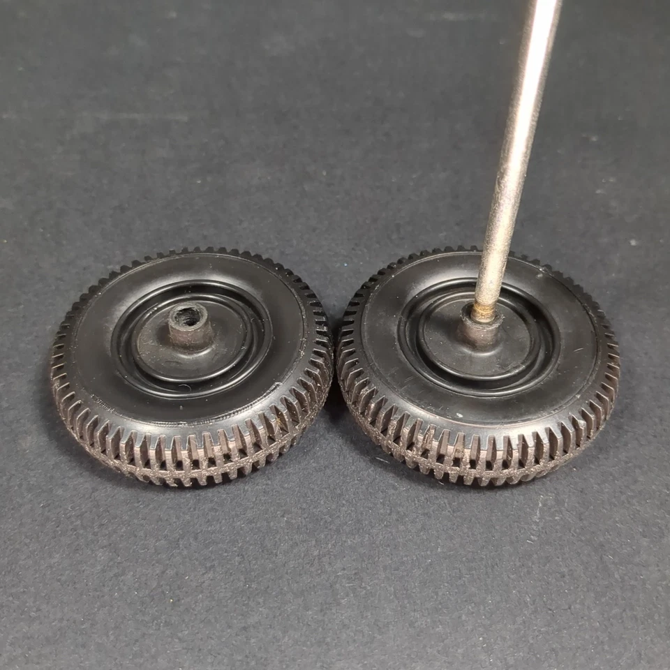 Nylint Axle Assembly N Logo Hubcaps Whitewall Tires 8x19.5 Semi Roadster - Image 4 of 4