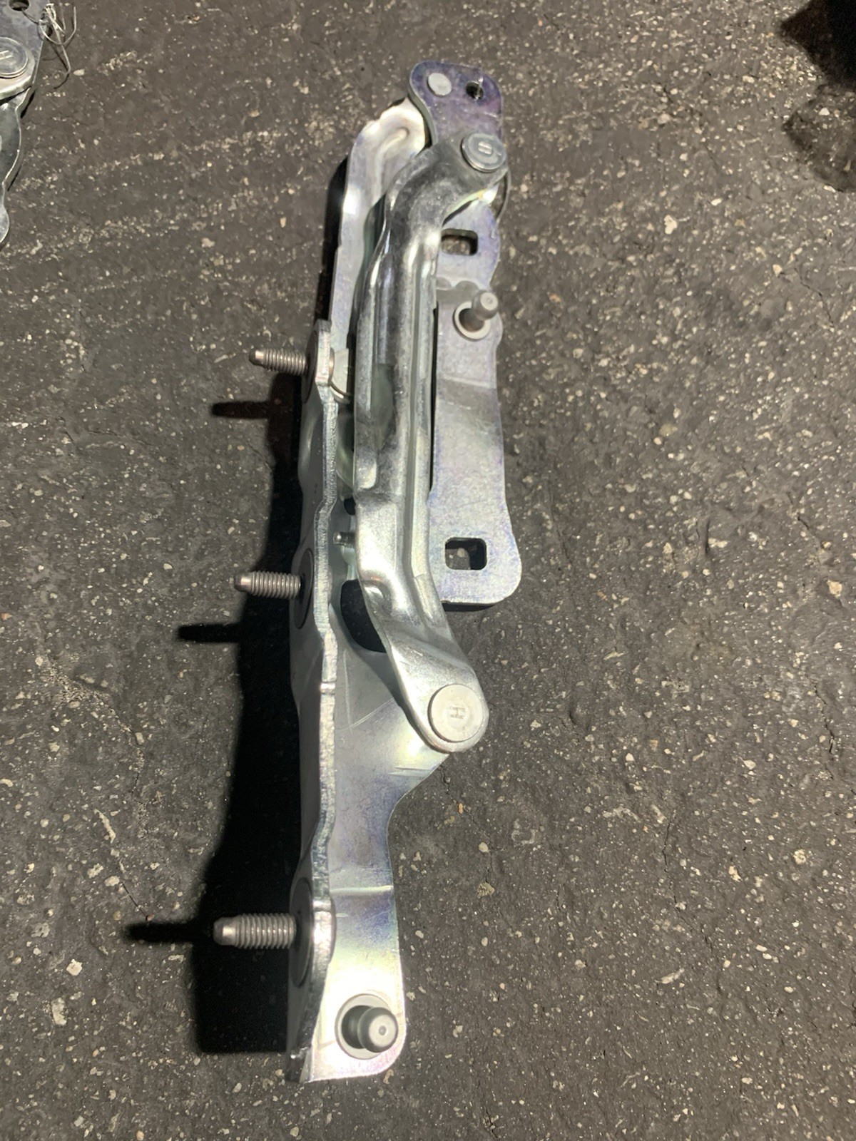 NEW OEM 2017-2020 Tesla Model 3 Rear Right Trunk Hinge 1092821-00-E