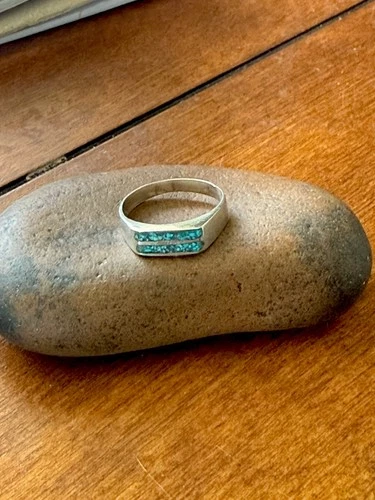 Vintage 925 Sterling Silver Turquoise Chip Inlay Band Ring – Size 5.25