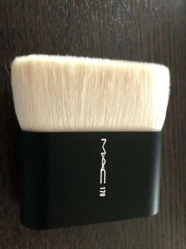 M·A·C Kabuki Brush Makeup Brushes