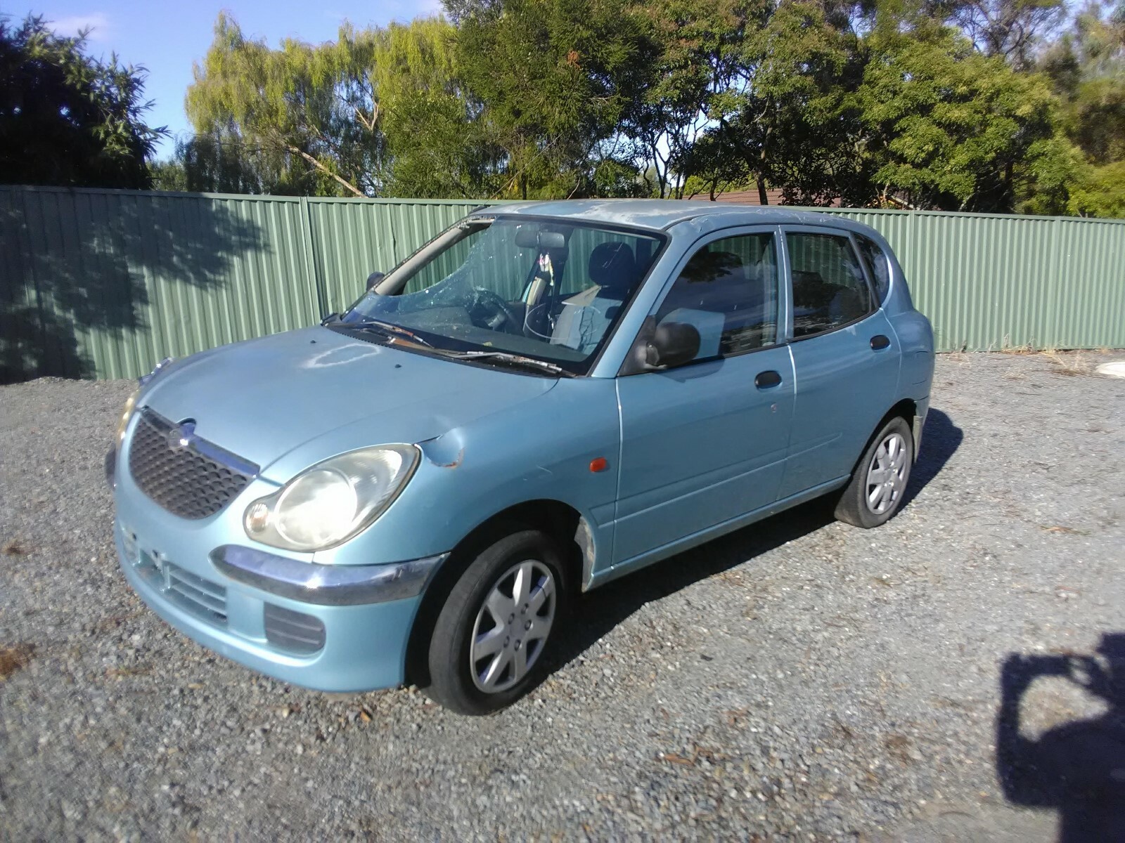 Daihatsu sirion 2002