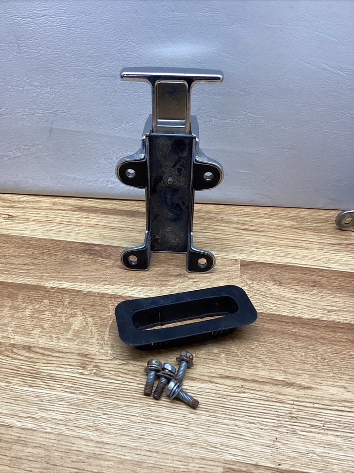 Nissan D21 D21U 1986-1997 carrocería rígida plataforma gancho emergente carga OEM Foto 2 de 3