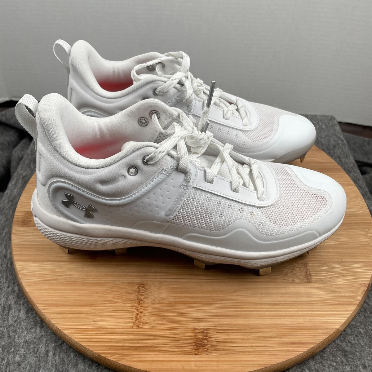 under armour white metal softball cleats