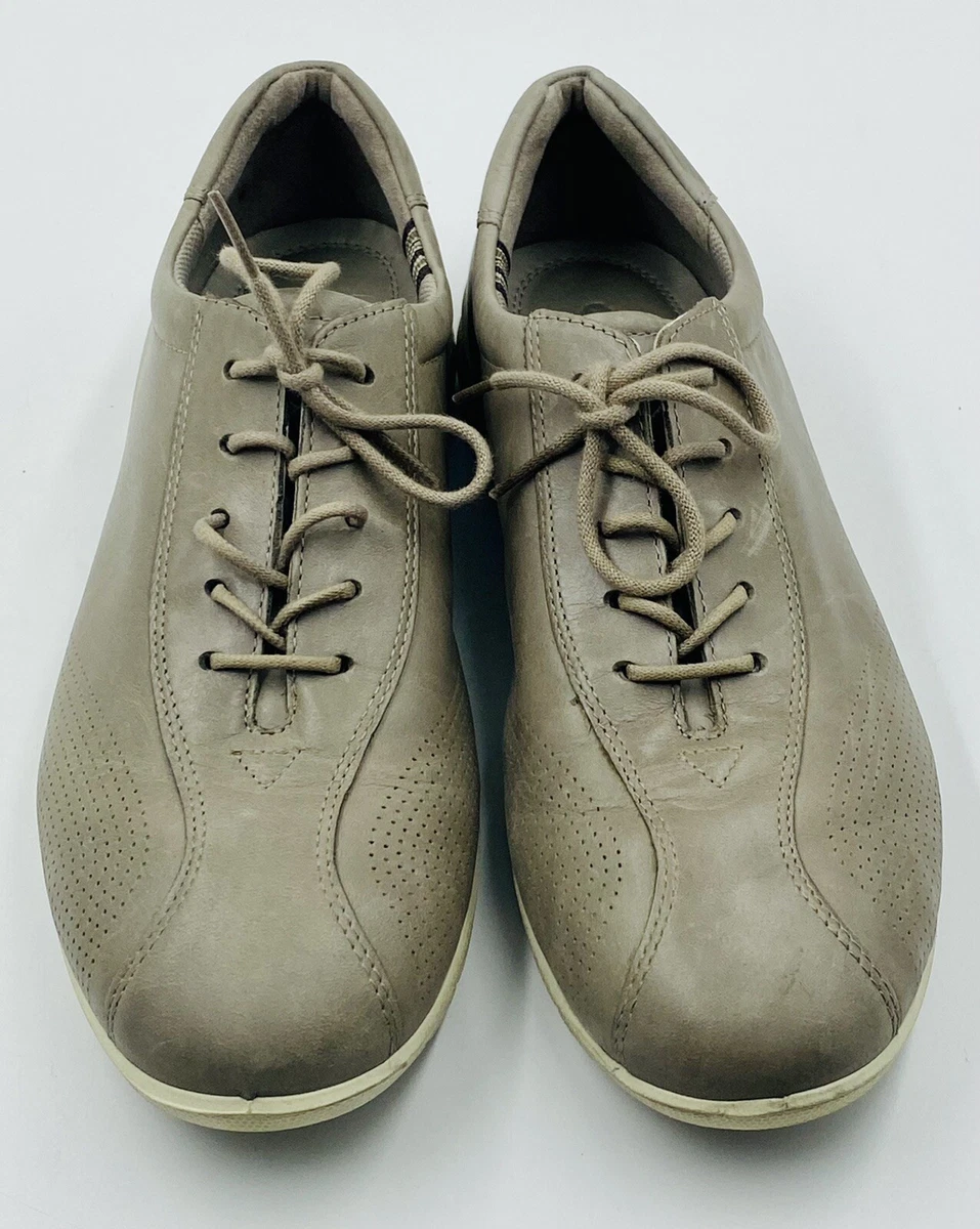 Tan leather tennis best sale shoes