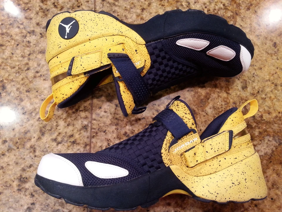 Nike Air Jordan Trunner Michigan Wolverines Entrenador Muestra Promoción PE Talla 11.5. Foto 2 de 4