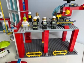 LEGO 60110 City Fire Station 100% Complete No Stickers