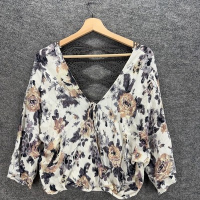 Lovestitch Blouse Women M Medium White Floral V-Neck Tasseled Crochet Rayon